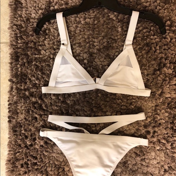 White Micro Brazilian Cut / Triangle Top large - Picture 3 of 10